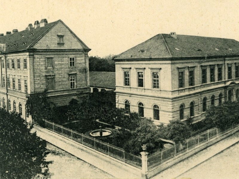 Reading list #22: Terezin in disrepair; the last Nazi&nbsp;criminals